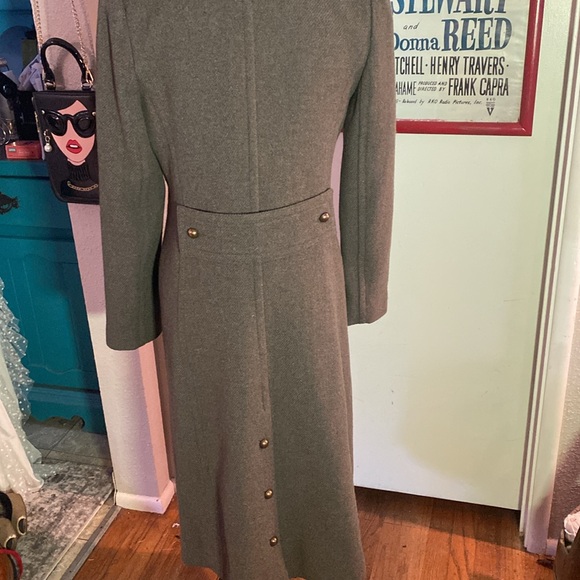 Wool trench coat by Club Monaco in pristine condition. Worn 2x. - Picture 4 of 15